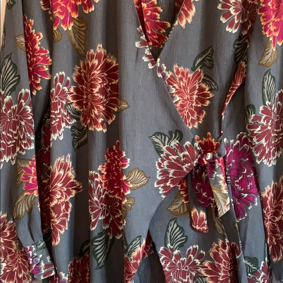 Woman’s Wrap Top - Emelia (Nordstrom) - Picture 5 of 5